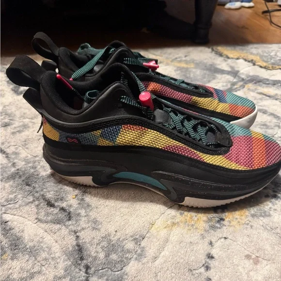 Multicolor Jordan sneakers - Picture 4 of 6